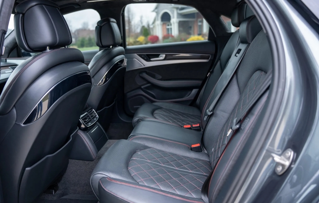 2017 AUDI S8