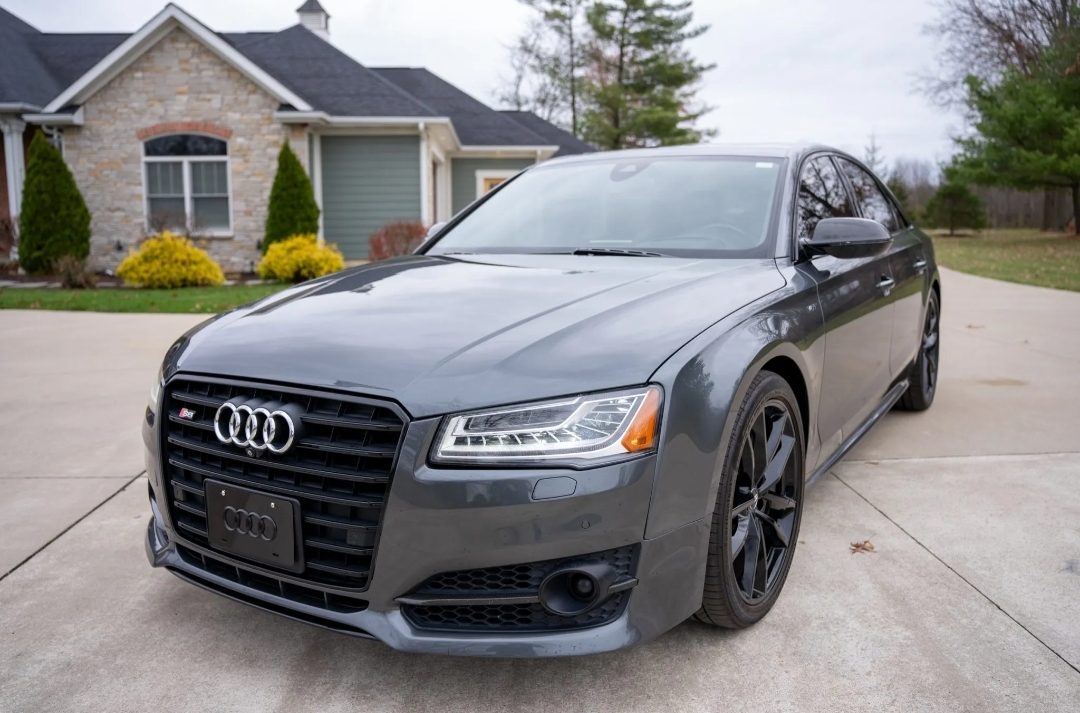 2017 AUDI S8