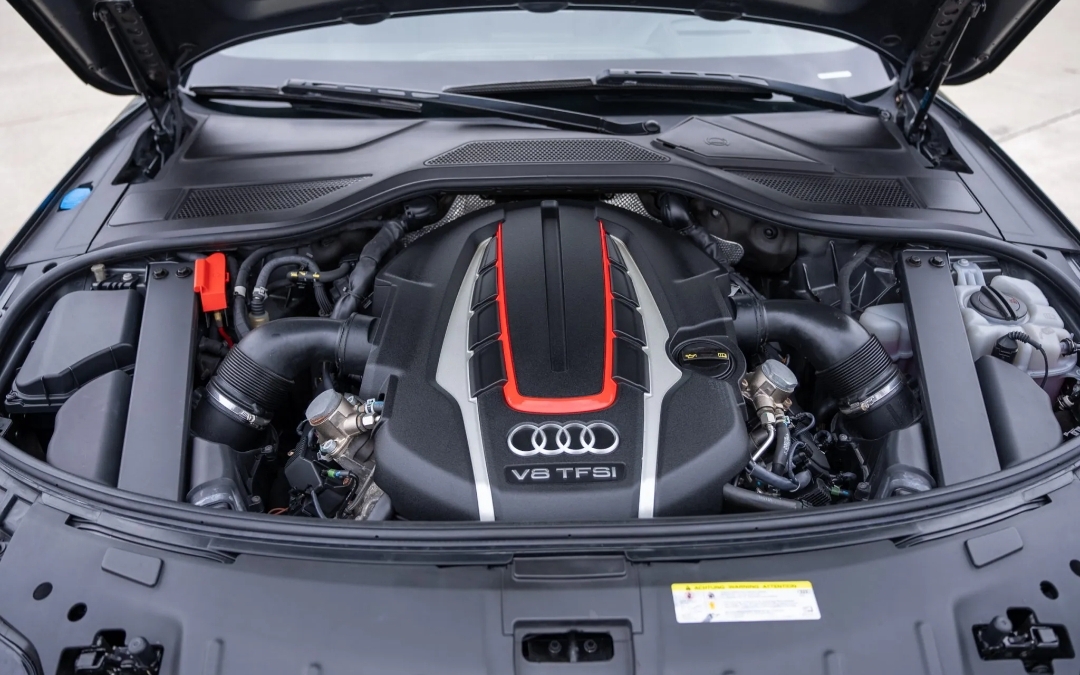 2017 AUDI S8