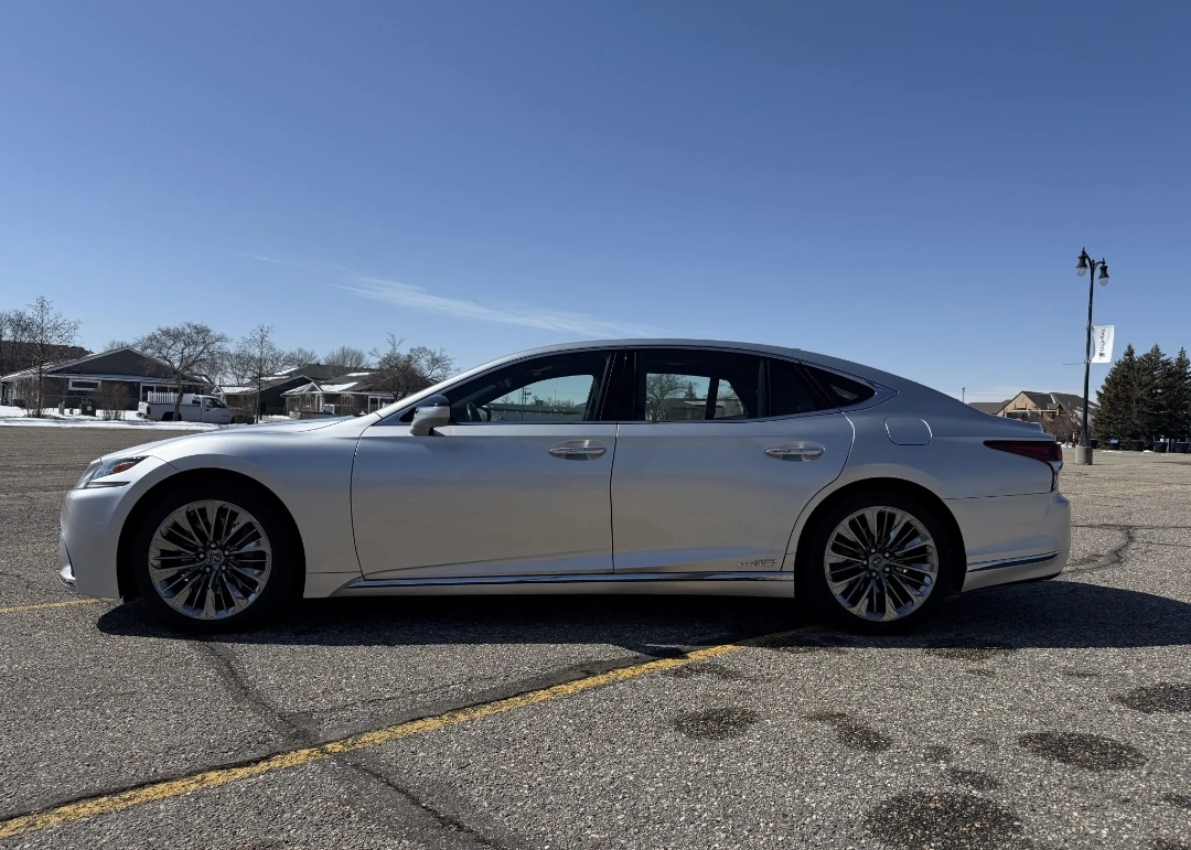 2018 LEXUS LS SEDAN