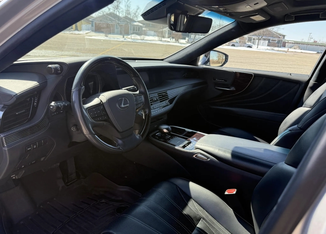 2018 LEXUS LS SEDAN